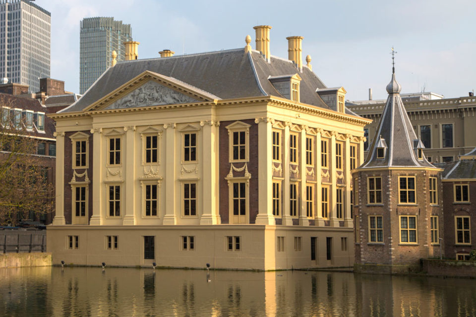Schoorstenen Mauritshuis – Den Haag
