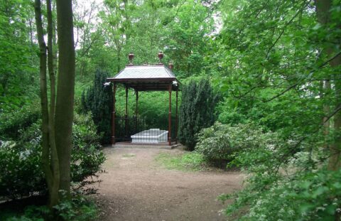 Grafmonument Museum Paulina Bisdom van Vliet – Haastrecht