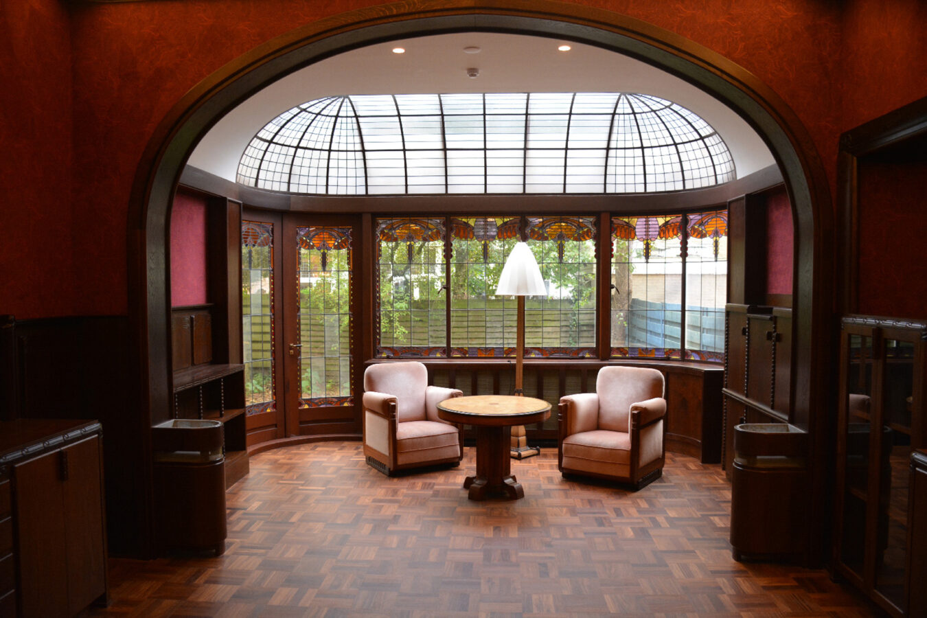 Restauratie amsterdamseschool stijl achterkamer Viottastraat na restauratie