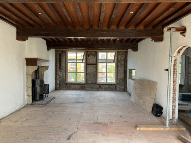 Restauratie monumentaal grachtenpand aan de Koornmarkt in Delft