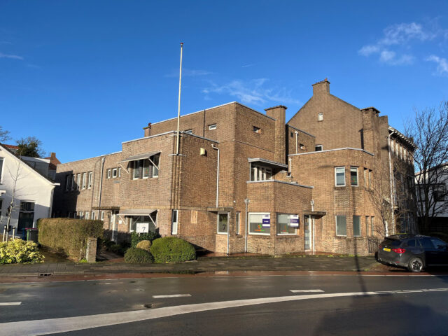 Gevelbeeld van Parkweg 7-9 in Voorburg, heden, opgenomen voor bouwhistorisch verslag, ontworpen door Herman van der Kloot Meijburg